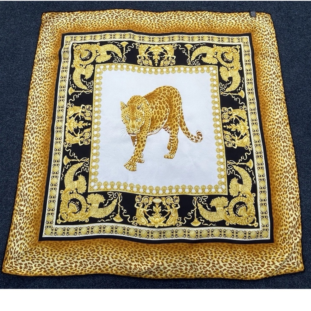 Vintage Atelier Versace Leopard Print Barocco Baroque Black & Gold Silk Scarf - Picture 10 of 15